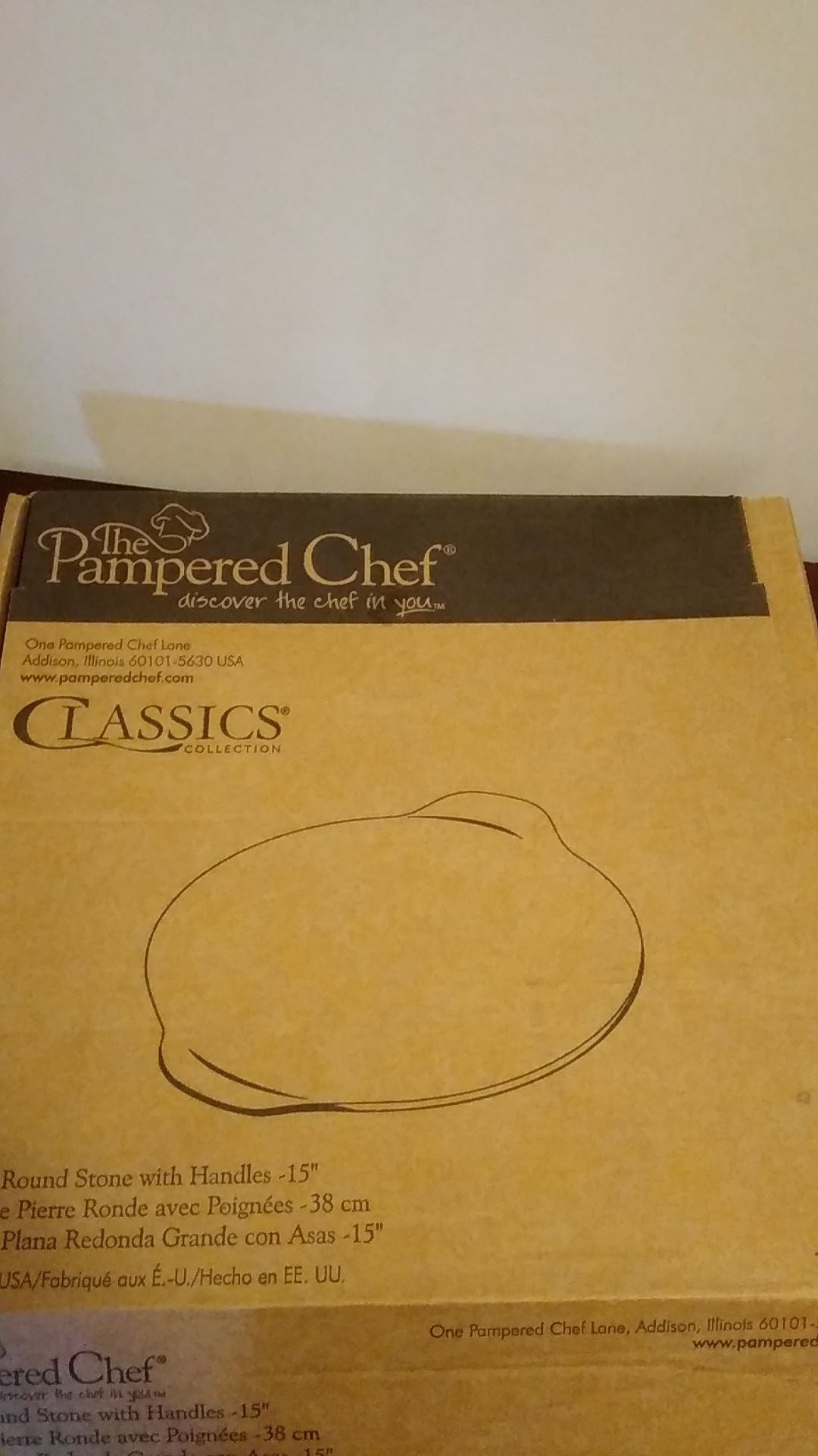 The Pampered Chef Large Round Stone with handles