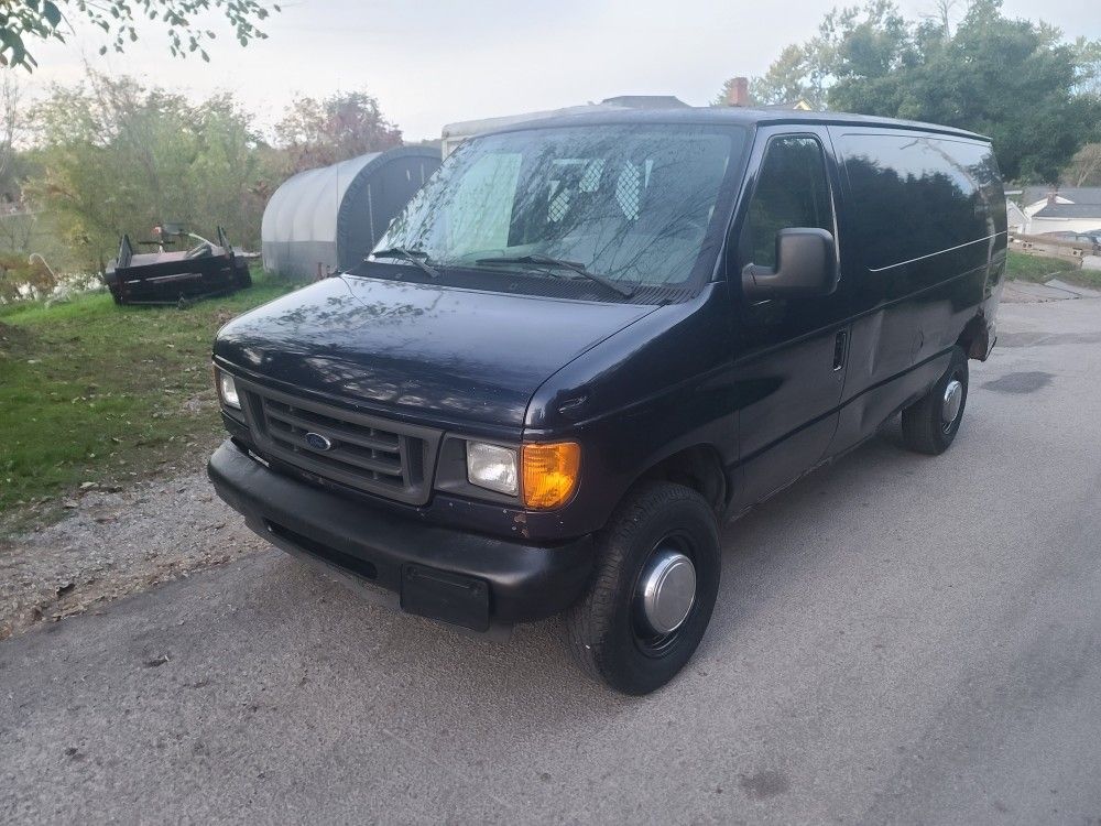 2005 Ford E-250