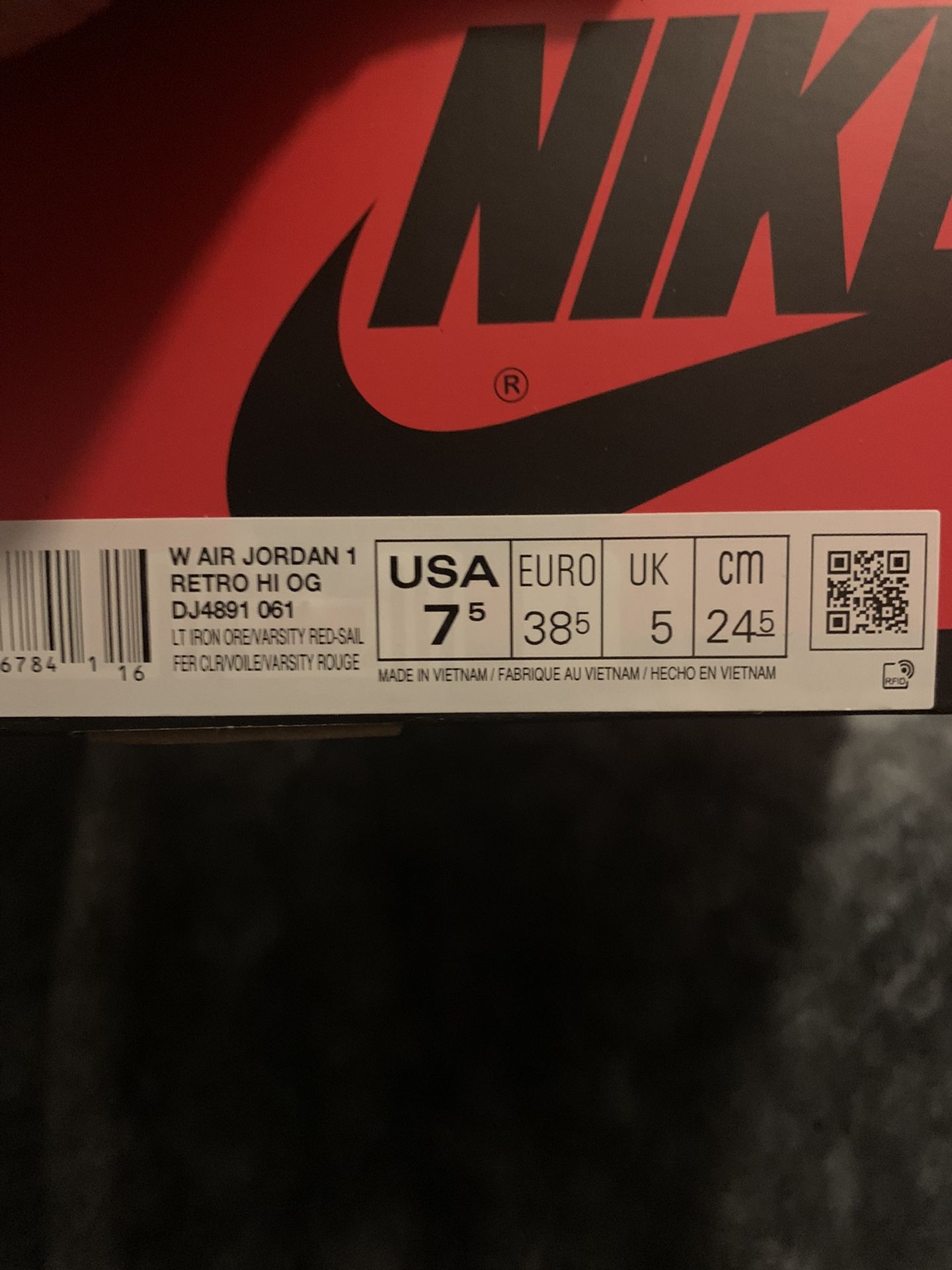 air jordan 1 retro high “varsity red”