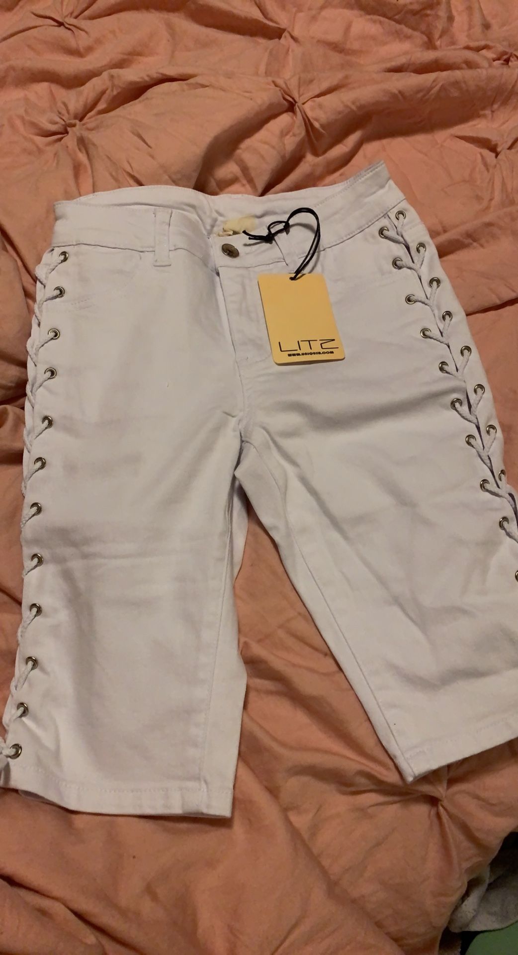 Lace Up Bermuda Shorts Small