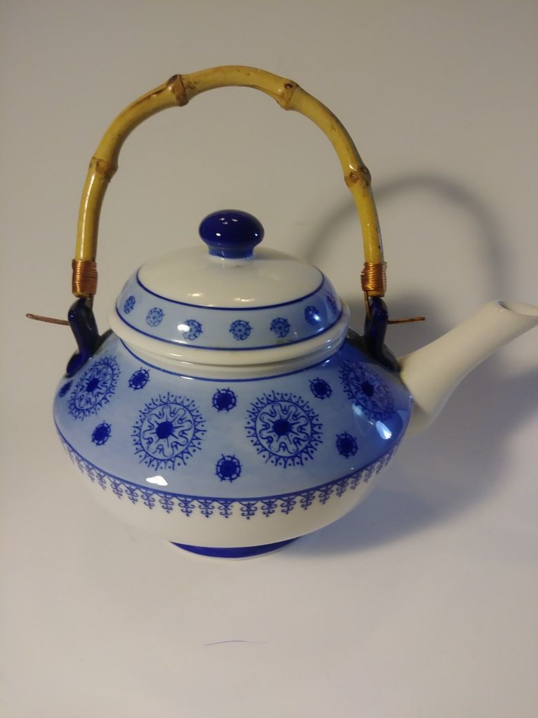 VINTAGE TEA POTS