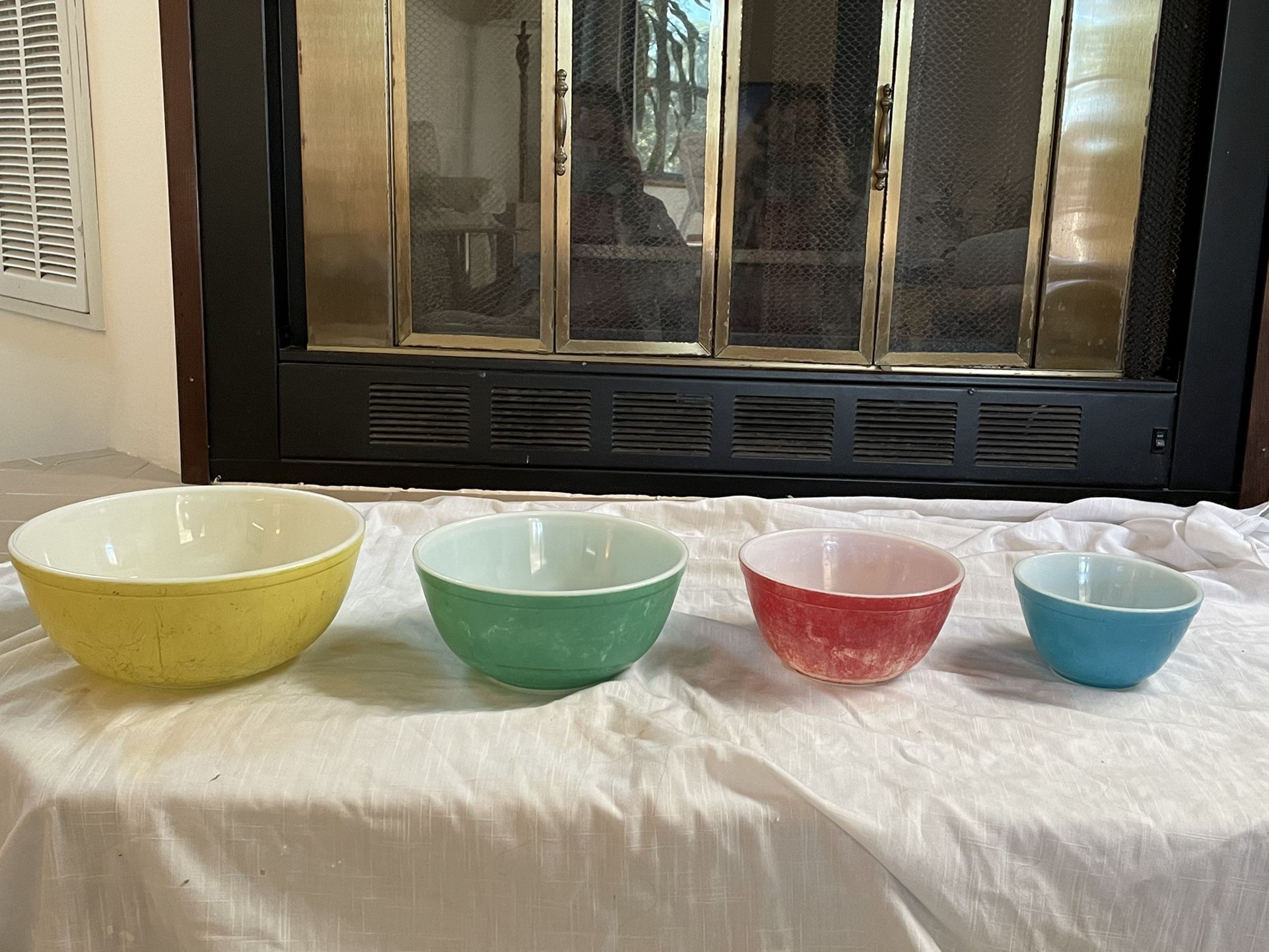 Vintage Pyrex Mixing Bowls