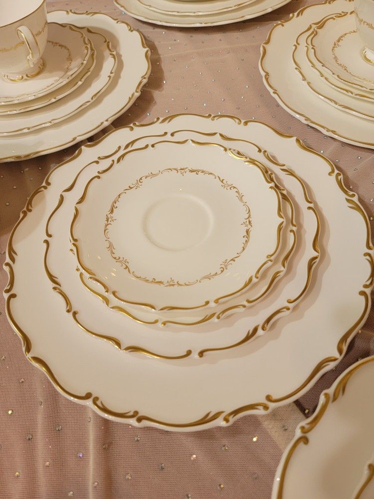 Royal Doultan Full Set Of Fine Bone China