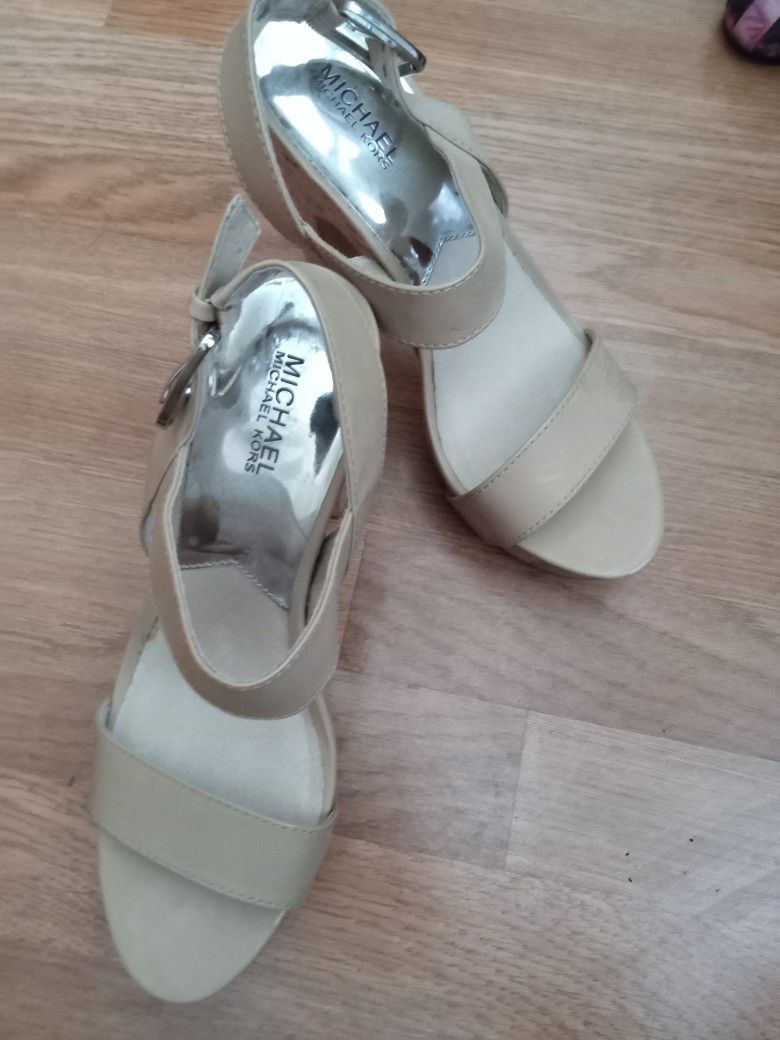 Michael Kors Sz9.5 Platform Sandal Heels
