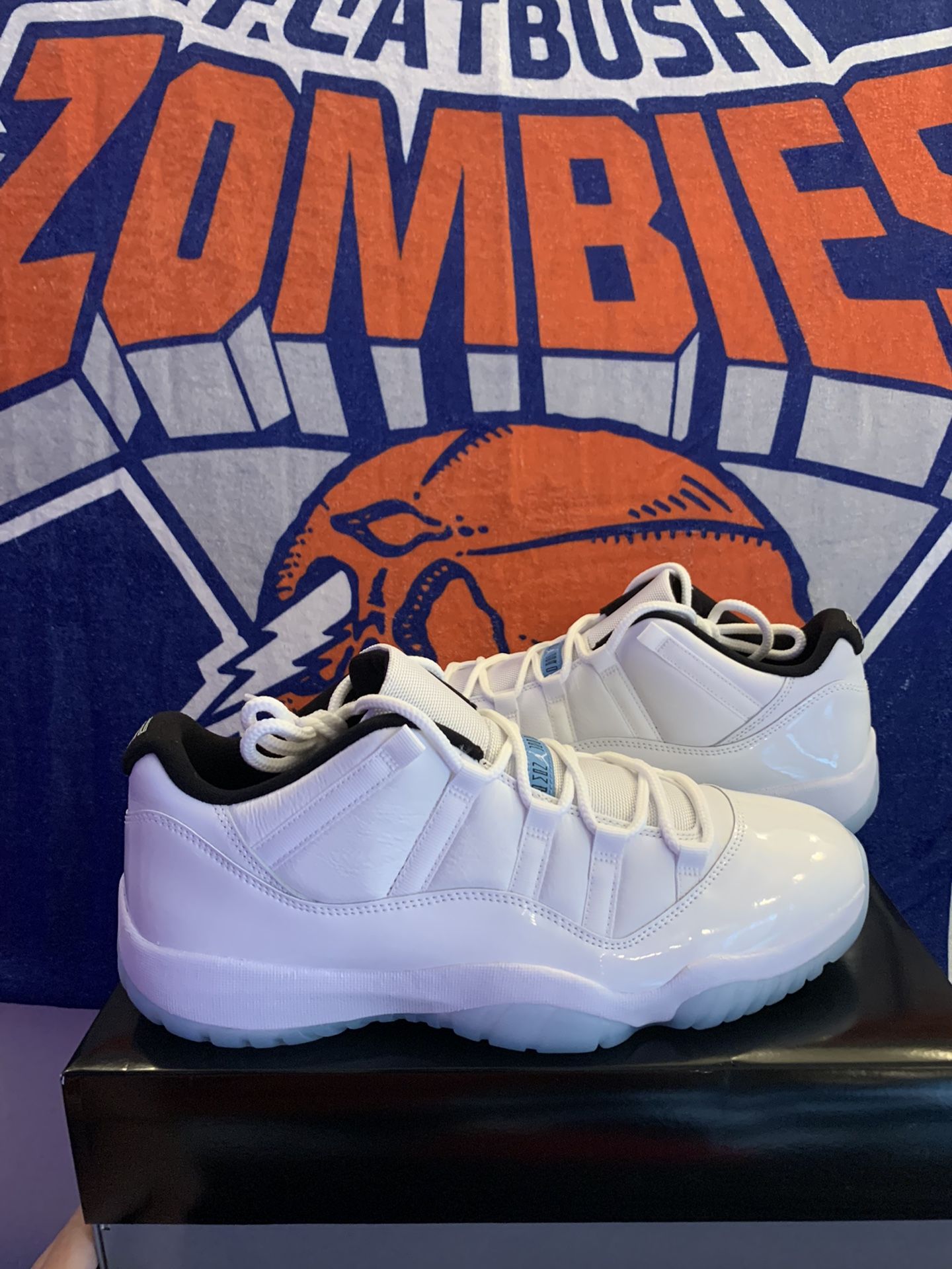 Jordan 11 Low Legend Blue DS