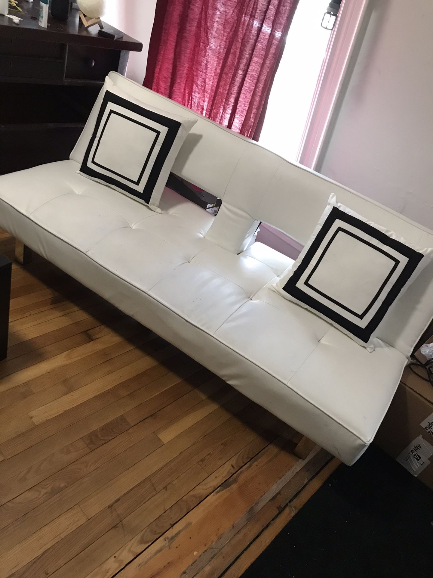 Couch /futon And Table