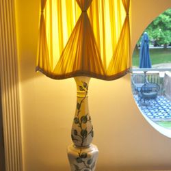 1960’s Off White w/ Trailing Green Ivy  Design & Hollywood Regency Shade  Thumbnail