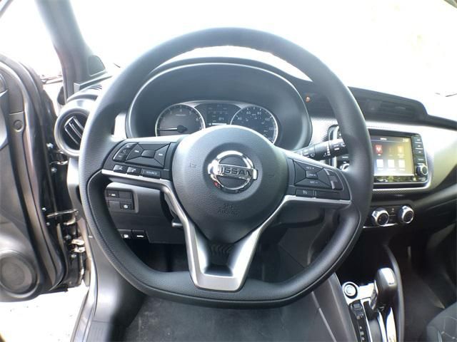 2020 Nissan Kicks
