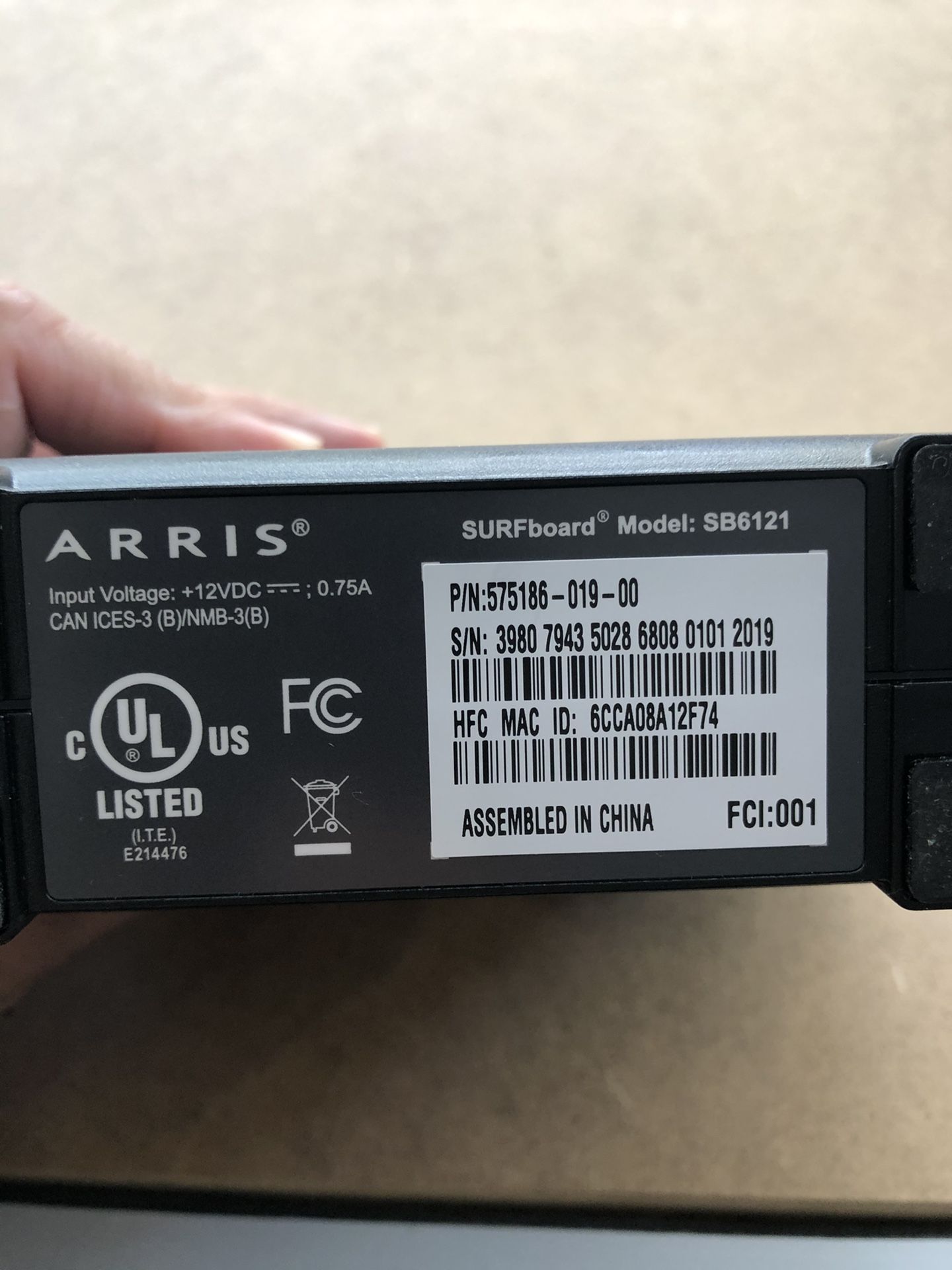 Arris Surfboard Cable Modem model SB6121