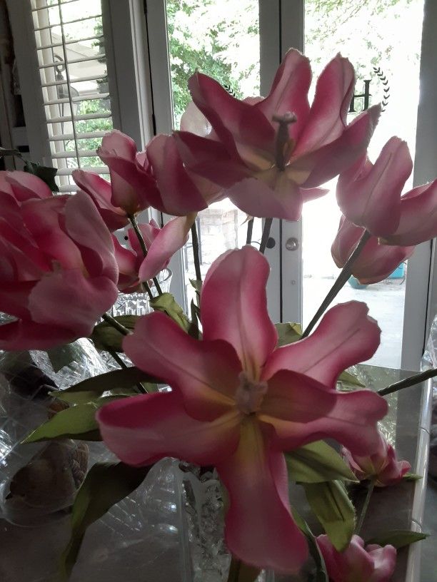 12 Stems Of High End Wired Pink Tulips (New) 16 Dozen Available