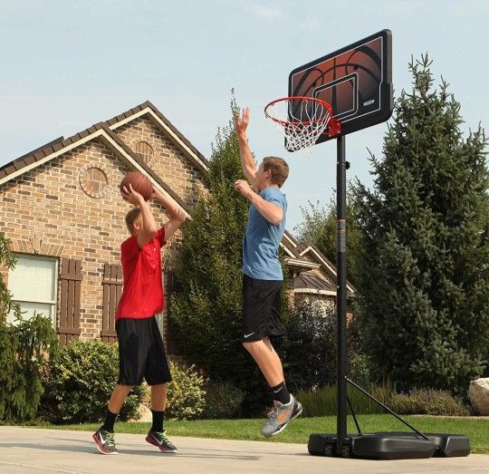 Lifetime 90040 Height Adjustable Portable Basketball Hoop