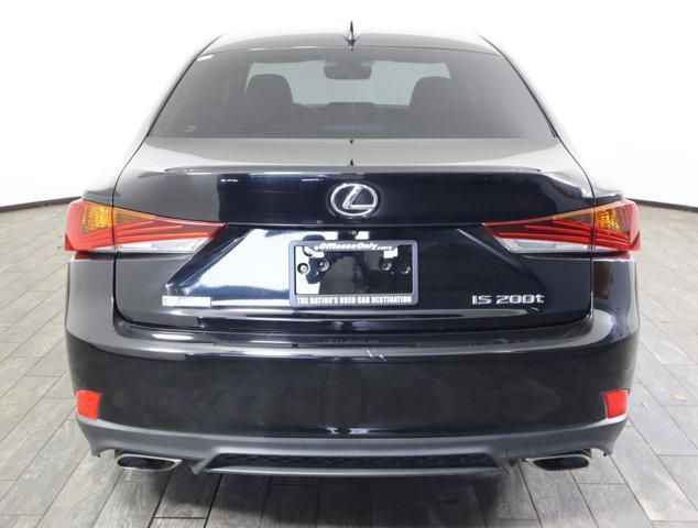 2017 Lexus IS