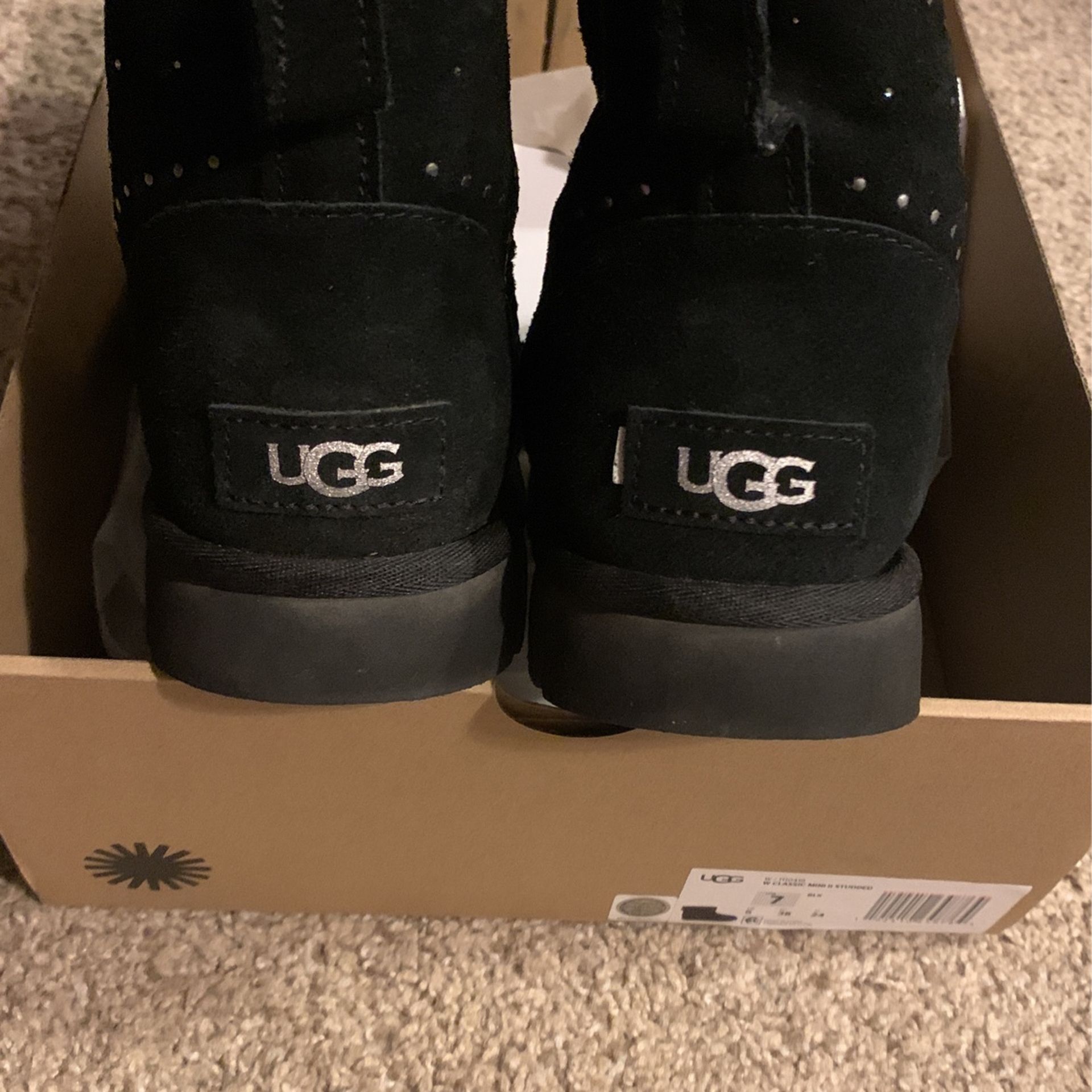 UGG BOOTS SIZE 7 Black Studded Like New