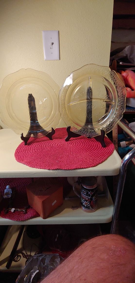 PAIR DEPRESSION GLASS PLATTERS