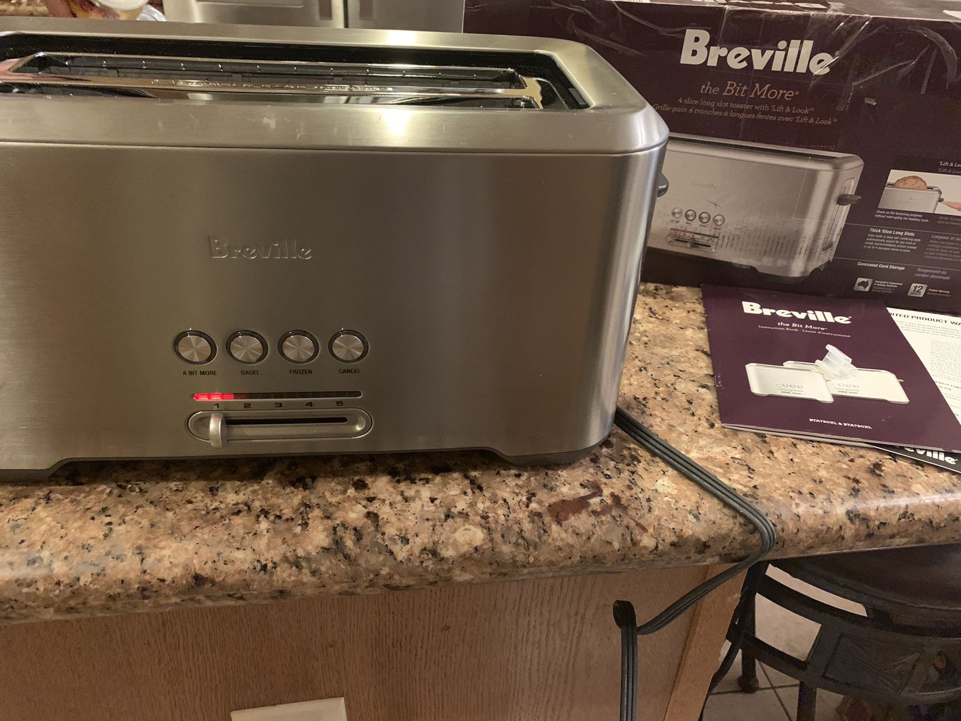 Breville BTA730XL The Bit More 4Slice Toaster for Sale in Las Vegas