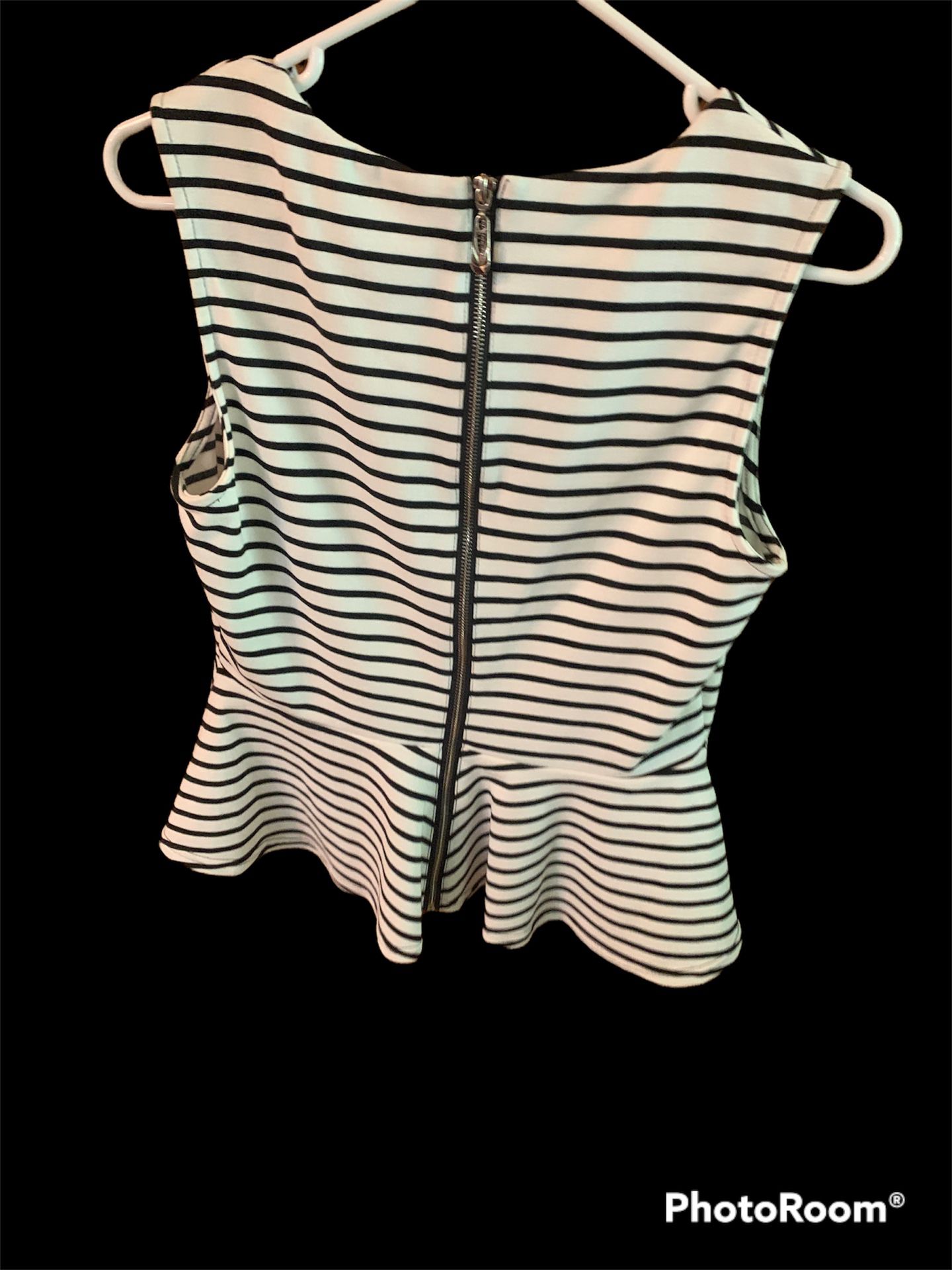 WD NY Black And White Striped Sleeveless Peplum Top Sz Large  Pleated Neckline