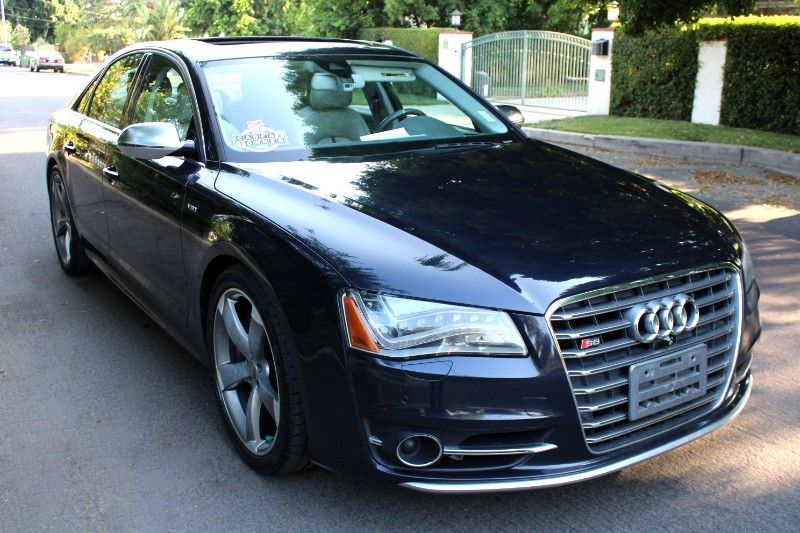 2013 Audi S8