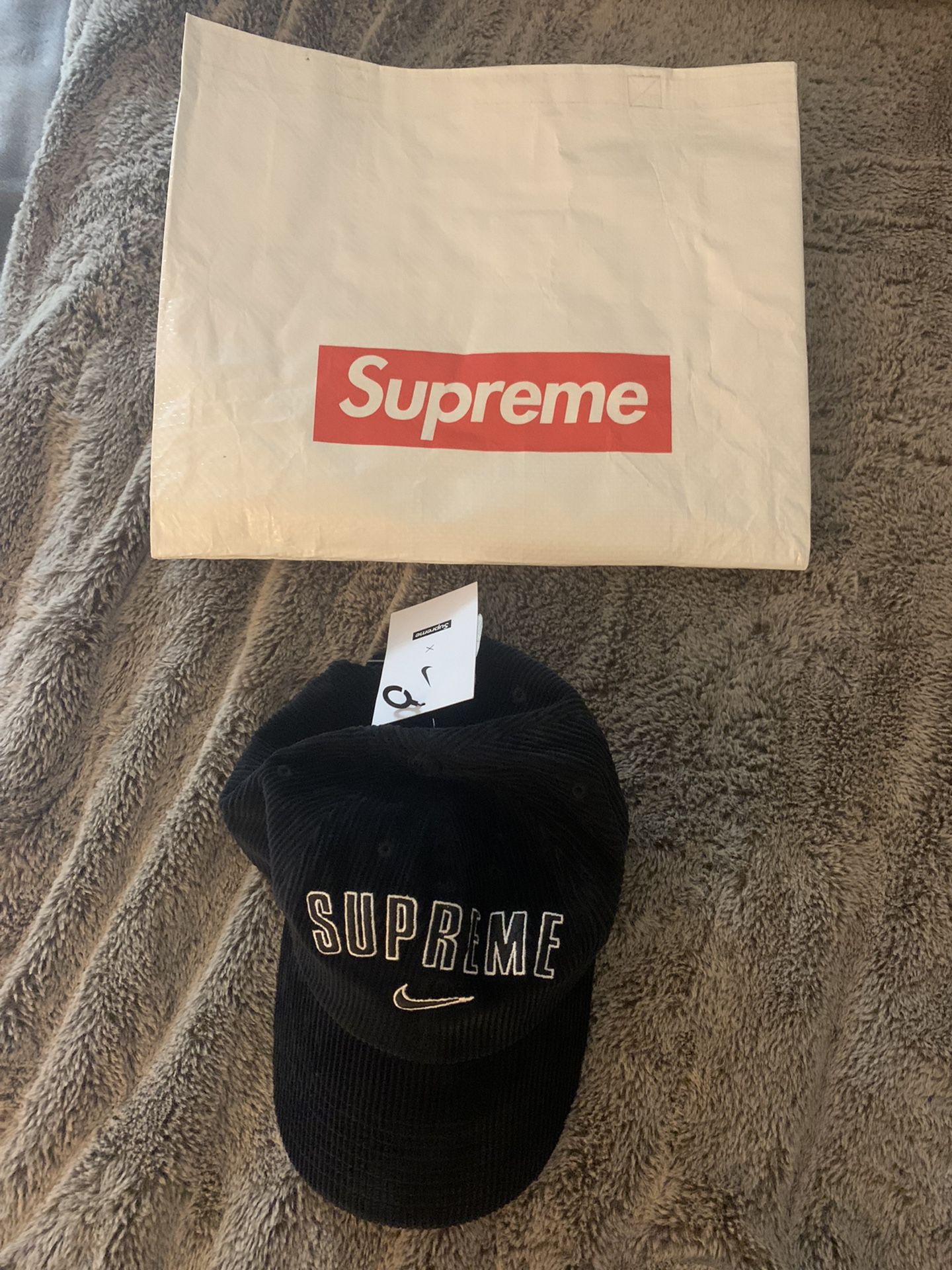 Supreme Nike Corduroy Hat (black)