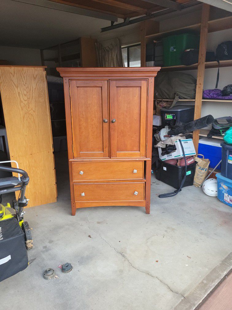 Armoire/ TV Stand