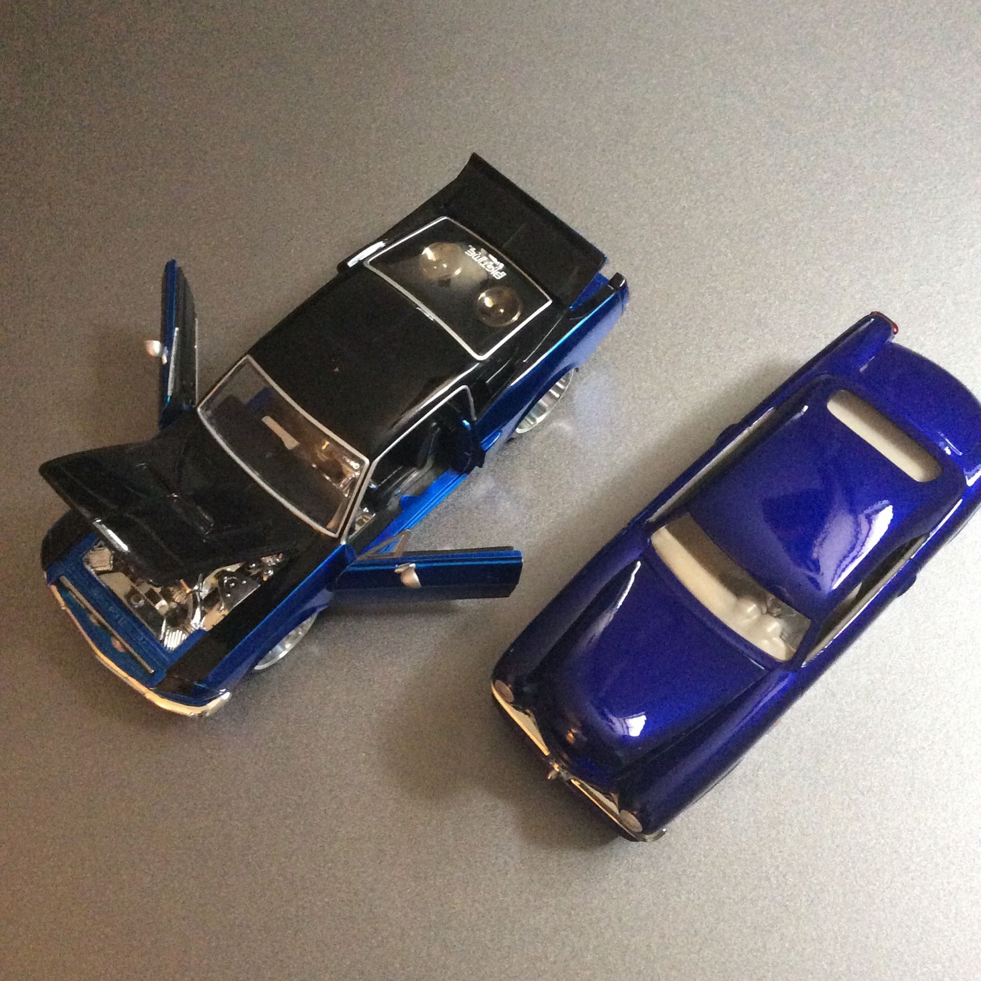 1:24 DIE-CAST Cars - Shelby GT 500KR BIG TIME MUSCLE & Custom Hawk Lloyd Studabaker