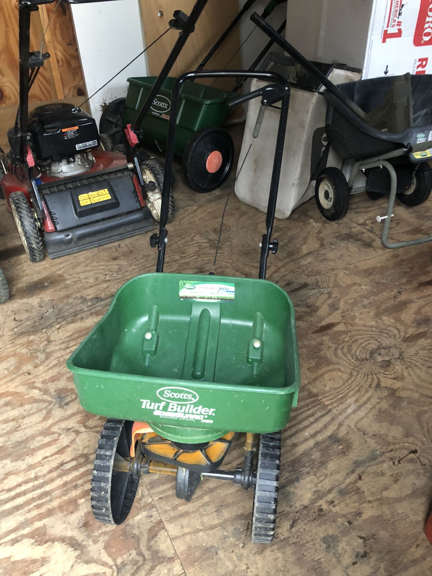 Scott’s Mini Spreader