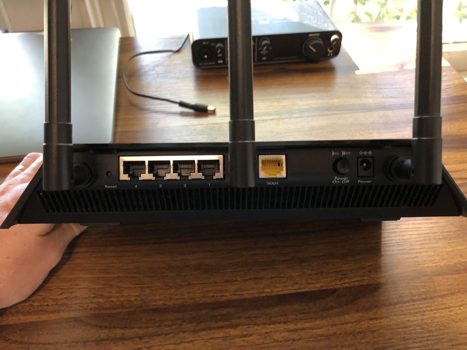 Netgear Nighthawk R6700 WiFi Router