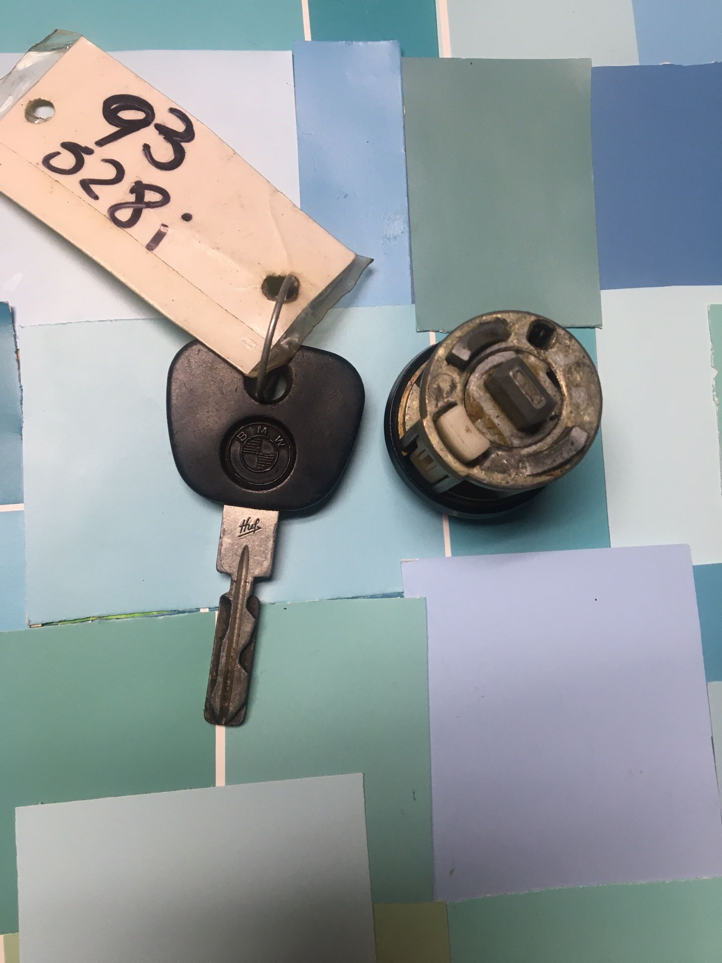 OEM 1993 BMW 528i Key And Tumbler Set