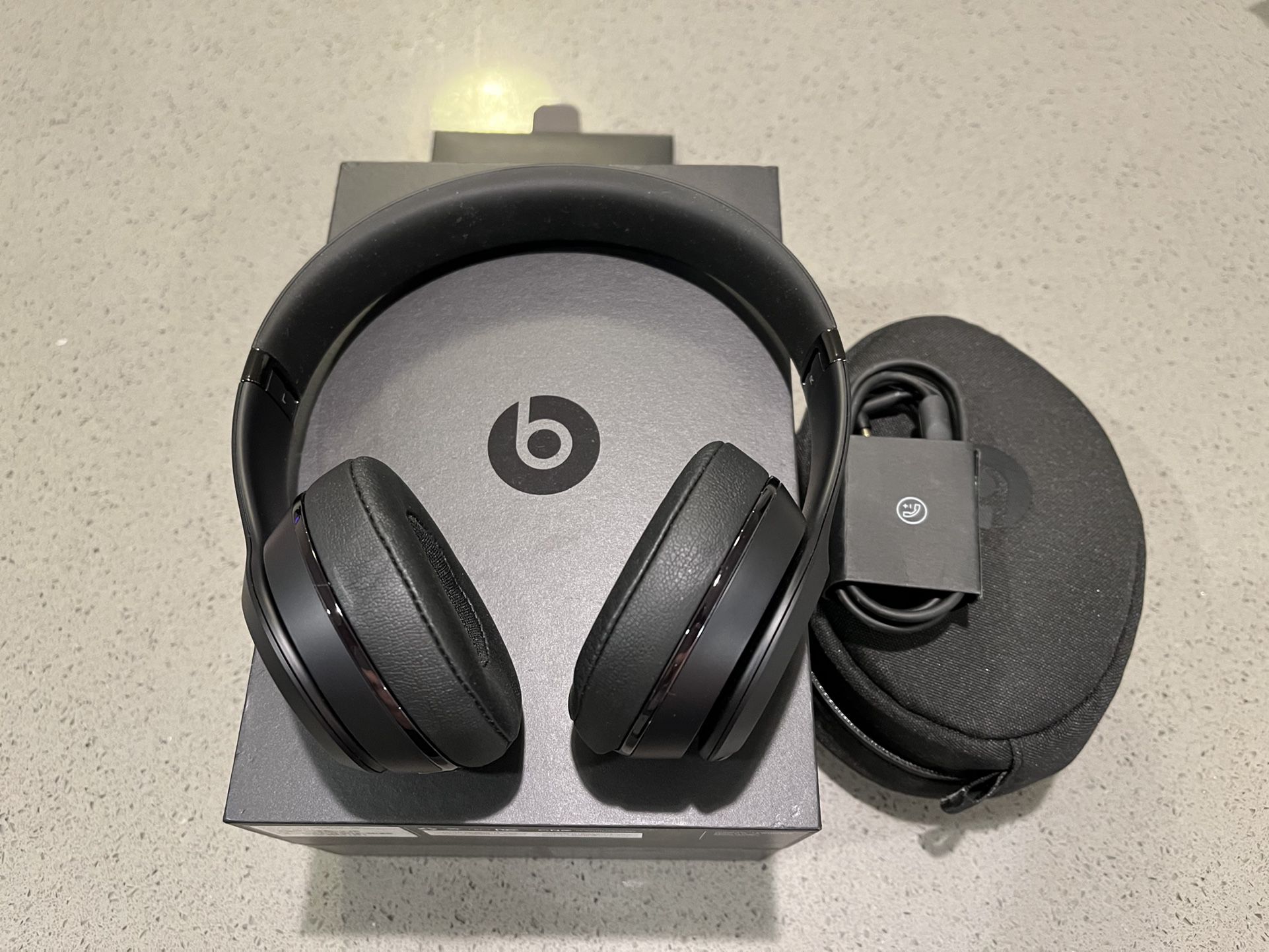 Apple Headphones Beats Solo 3 By Dr. Dre Wireless Bluetooth On-ear