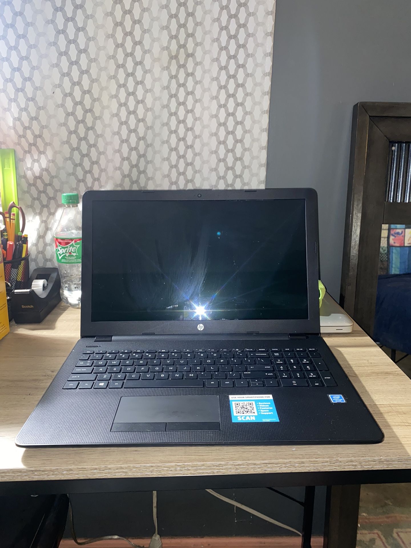 HP Laptop: Jet black