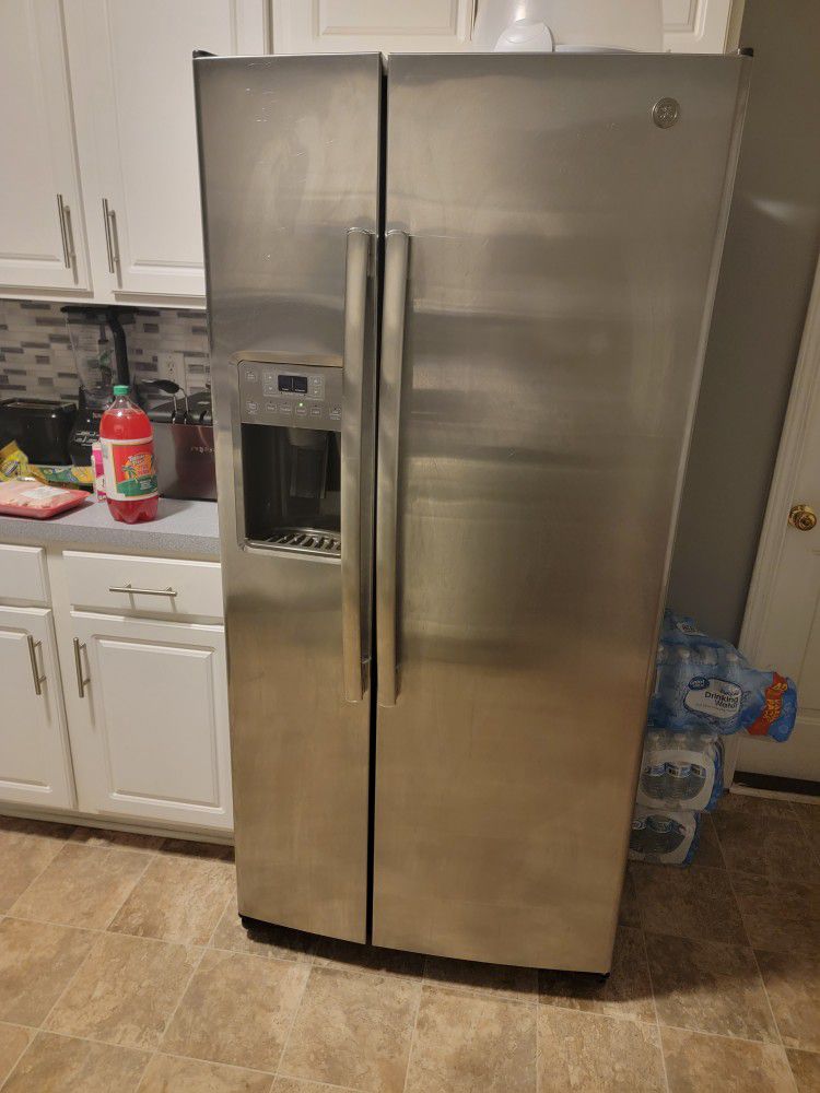 Side By Side Refrigerator/freezer 