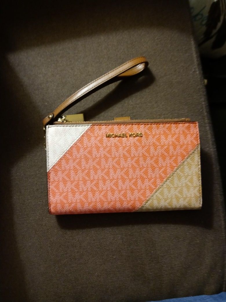 Michael kors Wristlet