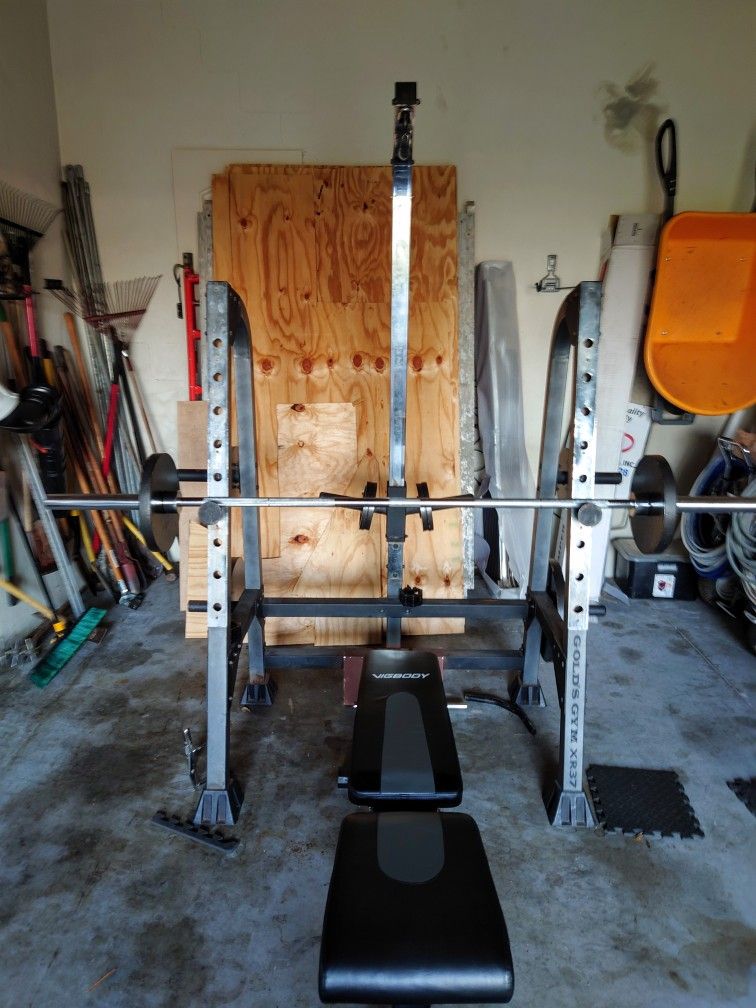 Bench Press + Weight Rack