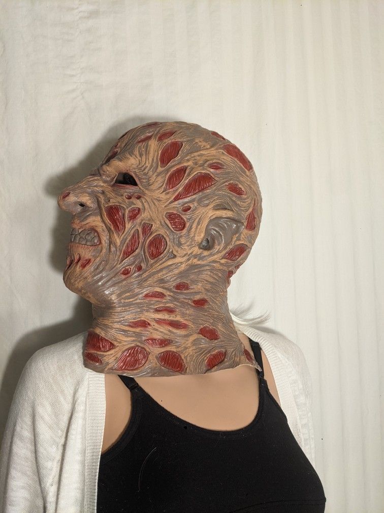 Friday thé 13th Freddy Mask and hat