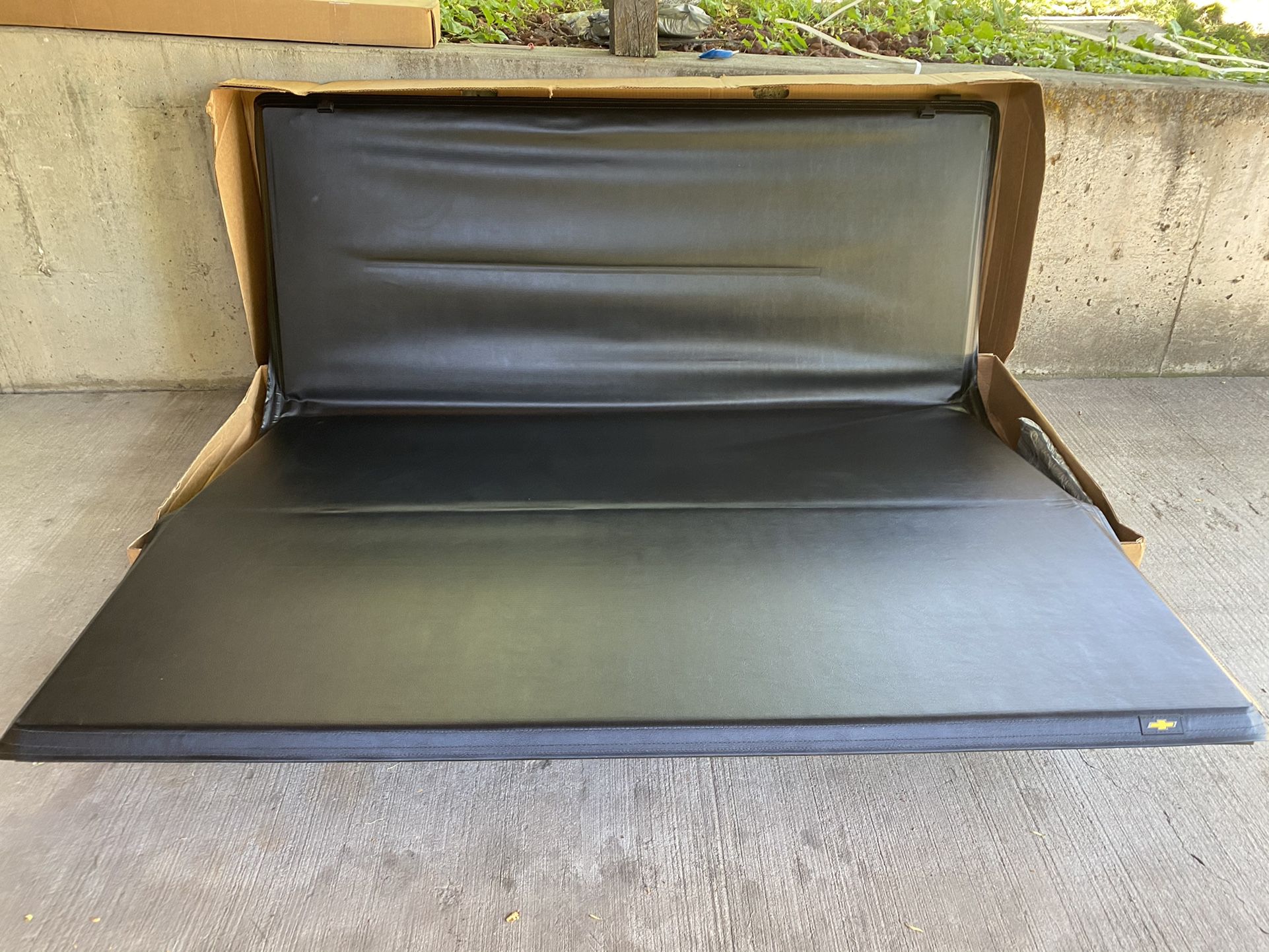 Tonneau Cover-Hard Folding - Tri-Fold - 6ft 6in Standard Box