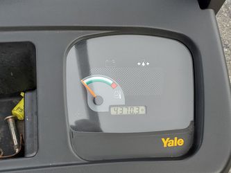 Yale Forklift 8000 lbs Thumbnail