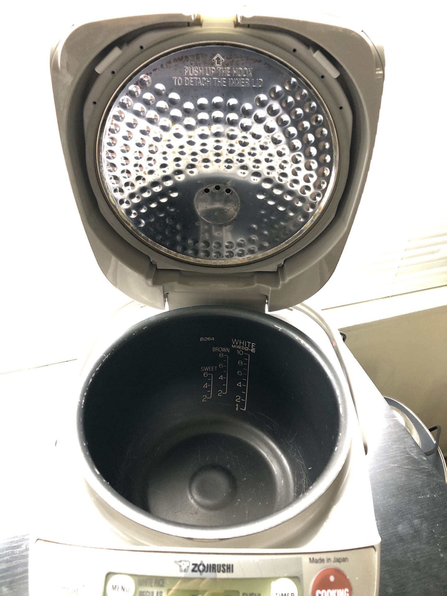 Zojirushi 10 cup IH Rice Cooker NPHBC18 for Sale in Los Angeles, CA