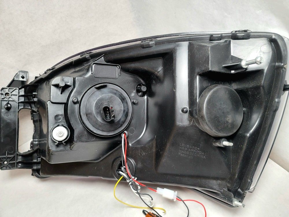 Headlights For 06-09 Dodge Ram LED DRL+Chasing Signal Lamp Projector