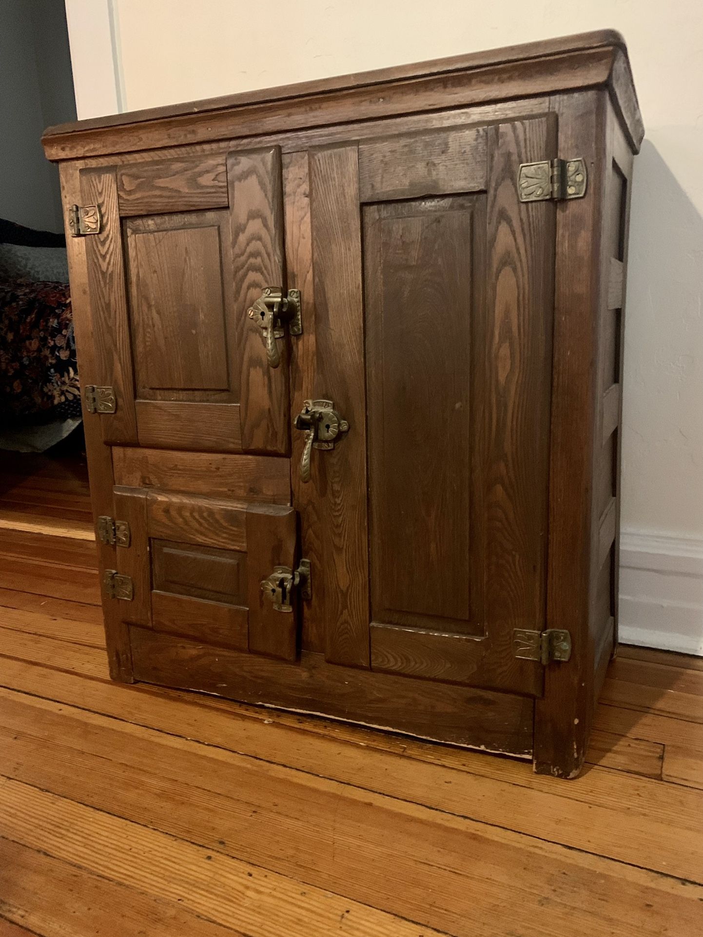 antique-ice-chest-for-sale-in-chicago-il-offerup