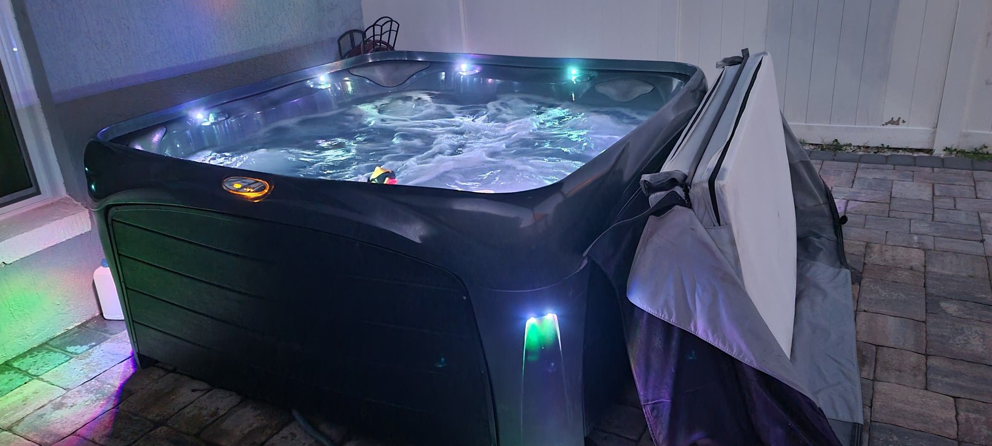 Hot TUB 🔥 🥵 FOR SALE