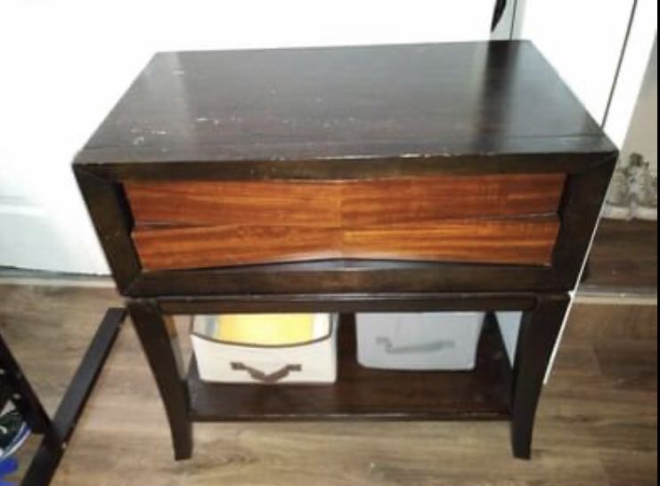 King Bedroom Set- Need Gone By Monday