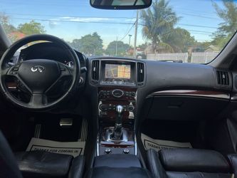 Infiniti G37s 2011