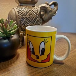 Tweety Bird Coffee Mug Cup Warner Bros 1991 - "I Tawt I Taw A Puddy Tat" Thumbnail