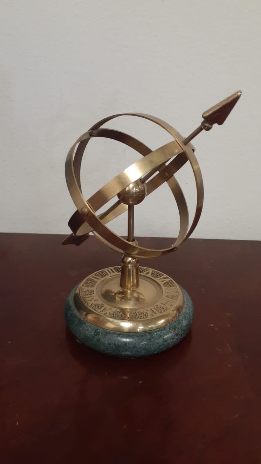 Vintage Lacquered Brass Green Marble Base Armillary Sphere W/Roman Numerals Taiwan
7" high - 5" wide
(#8- Lot# 113331)