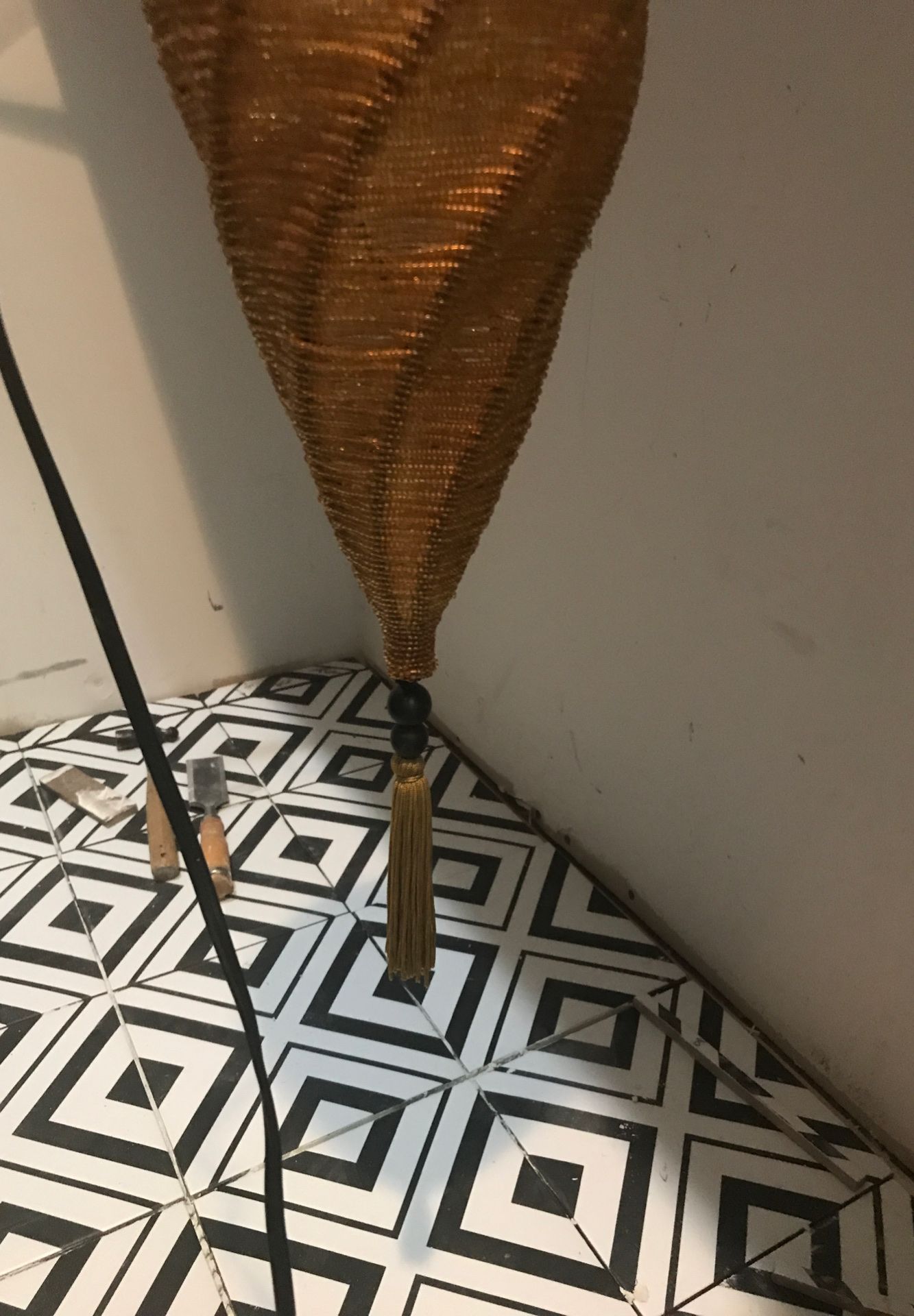 Hanging beaded lamp