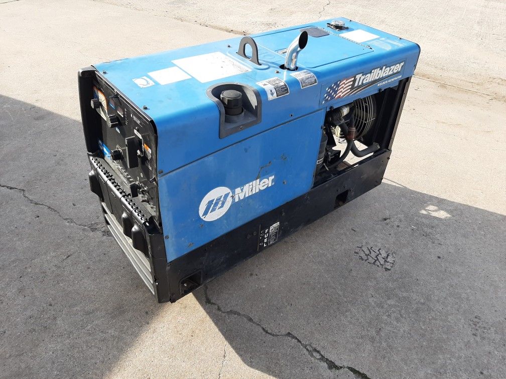Miller Trailblazer 302 Diesel Welder*NEEDS WORK for Sale in Spring, TX