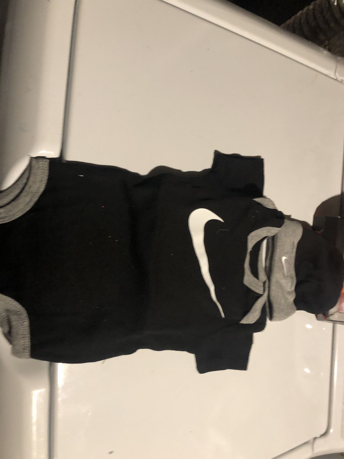Nike 0-6 month onesie set