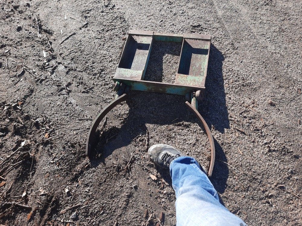 Forklift barrel Drum Clamp Attachment Look