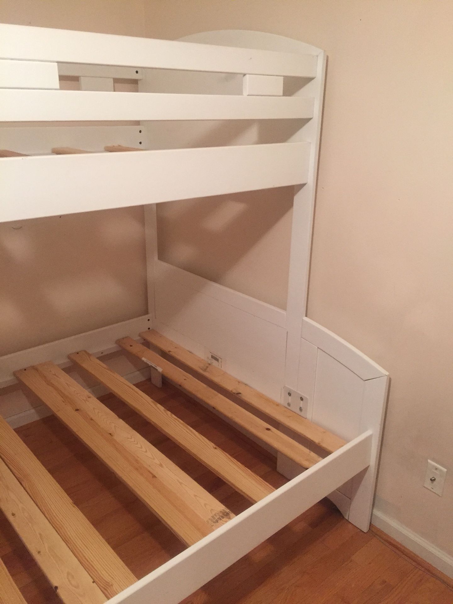 Roomstogo canyon furniture company bunk bed twin over full for Sale