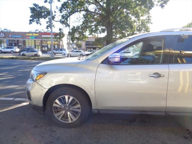 2017 Nissan Pathfinder