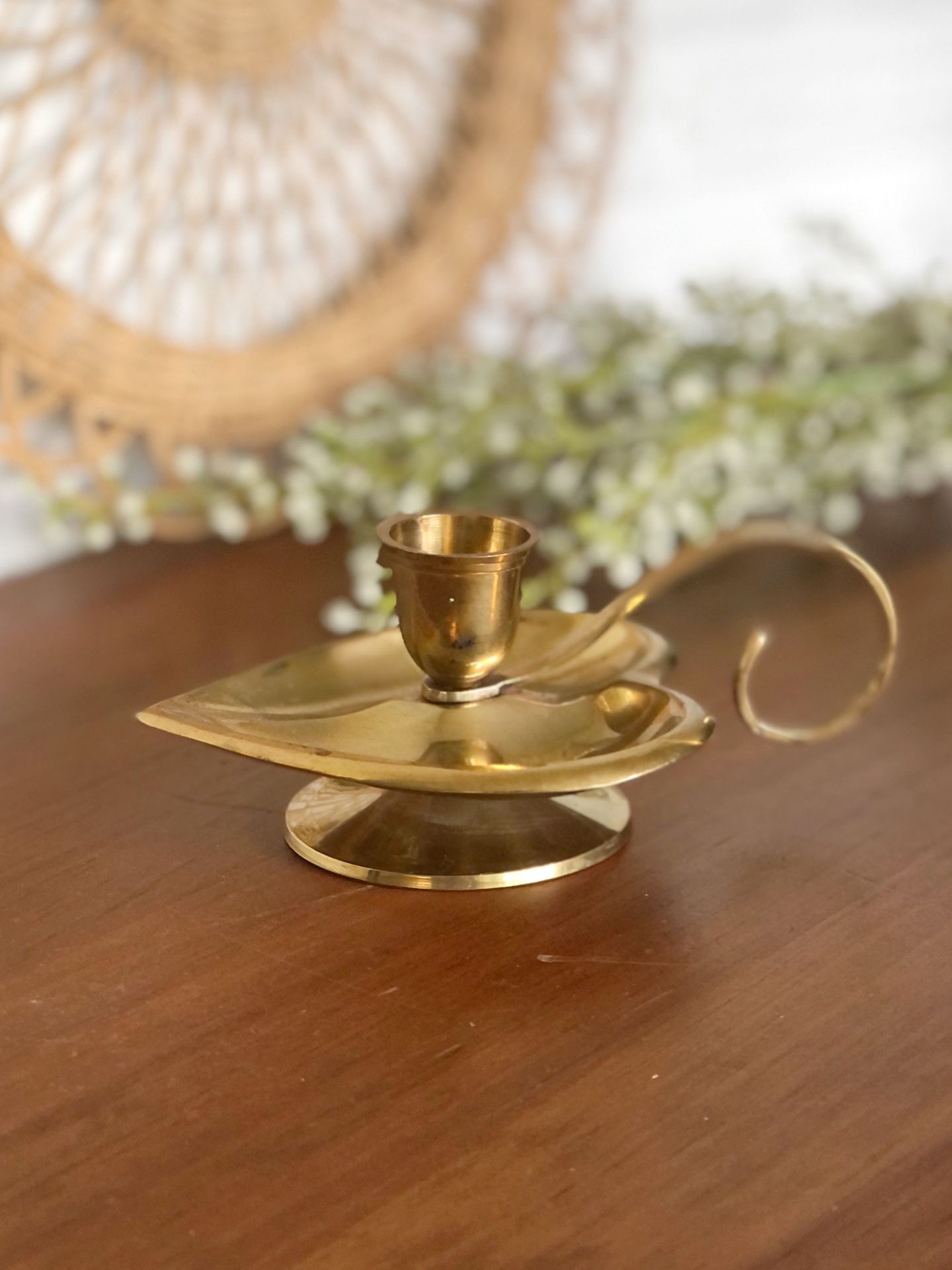 Vintage brass heart candle holder with handle / 5.5”x3.5” (including handle)